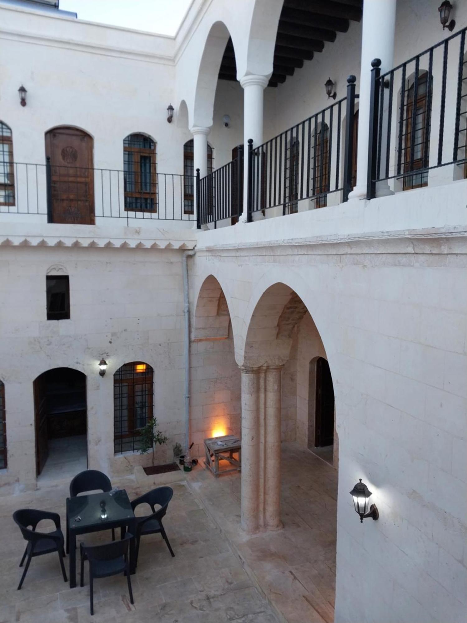 Orpheus Otel-Konak سانليورفا المظهر الخارجي الصورة