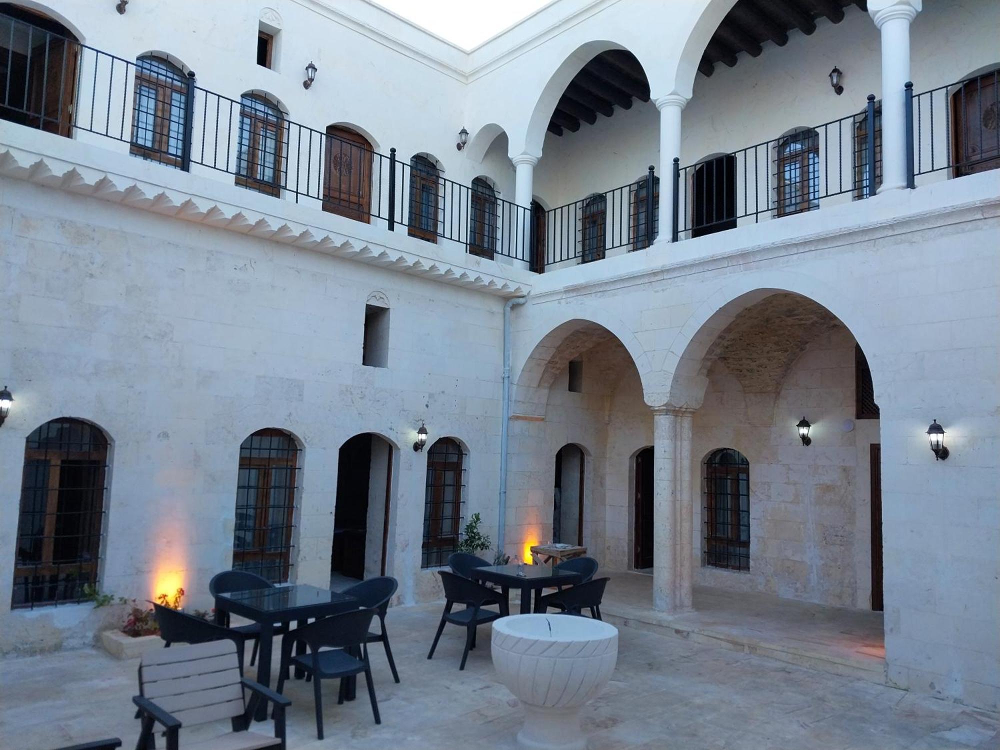 Orpheus Otel-Konak سانليورفا المظهر الخارجي الصورة