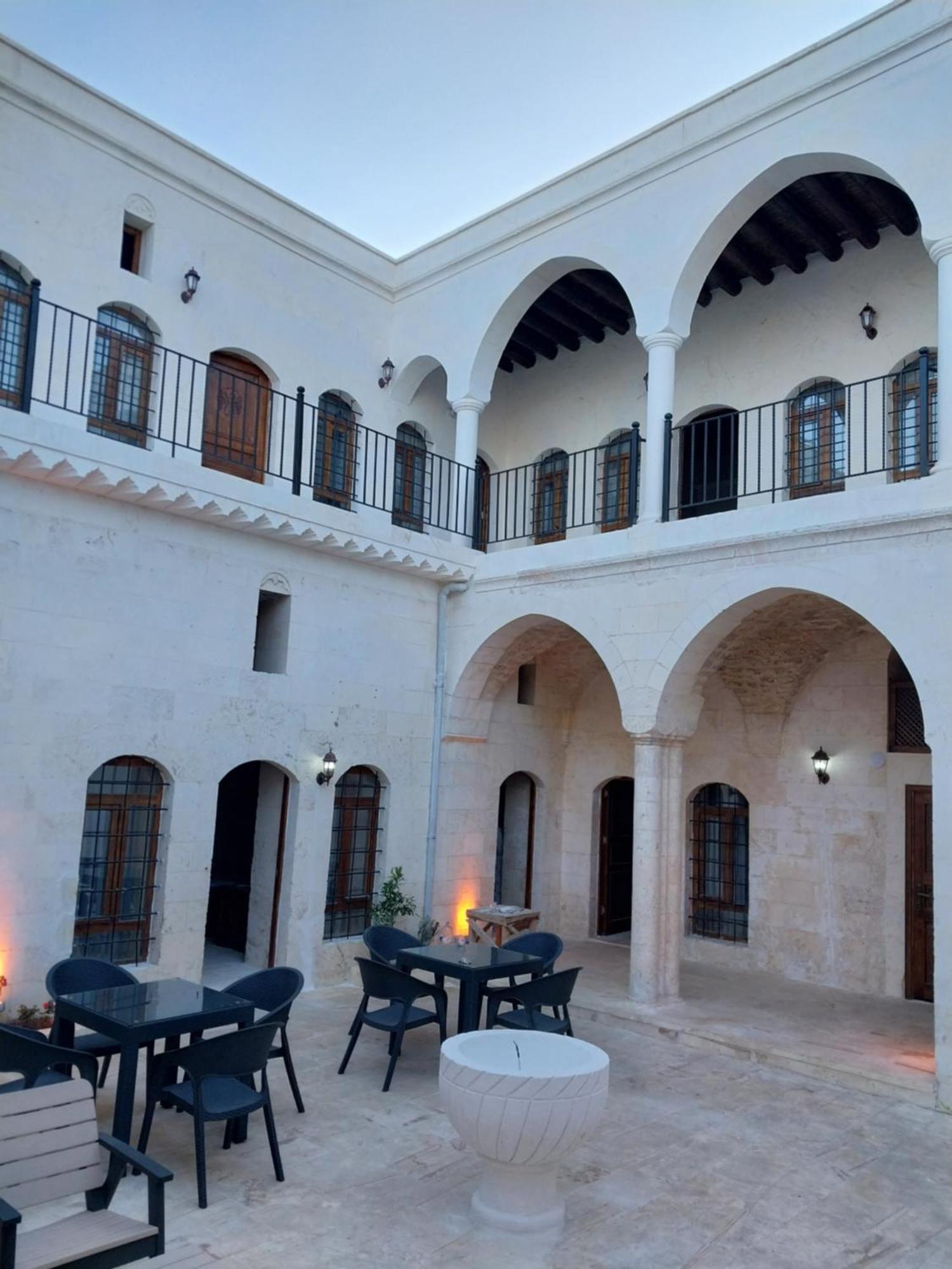 Orpheus Otel-Konak سانليورفا المظهر الخارجي الصورة