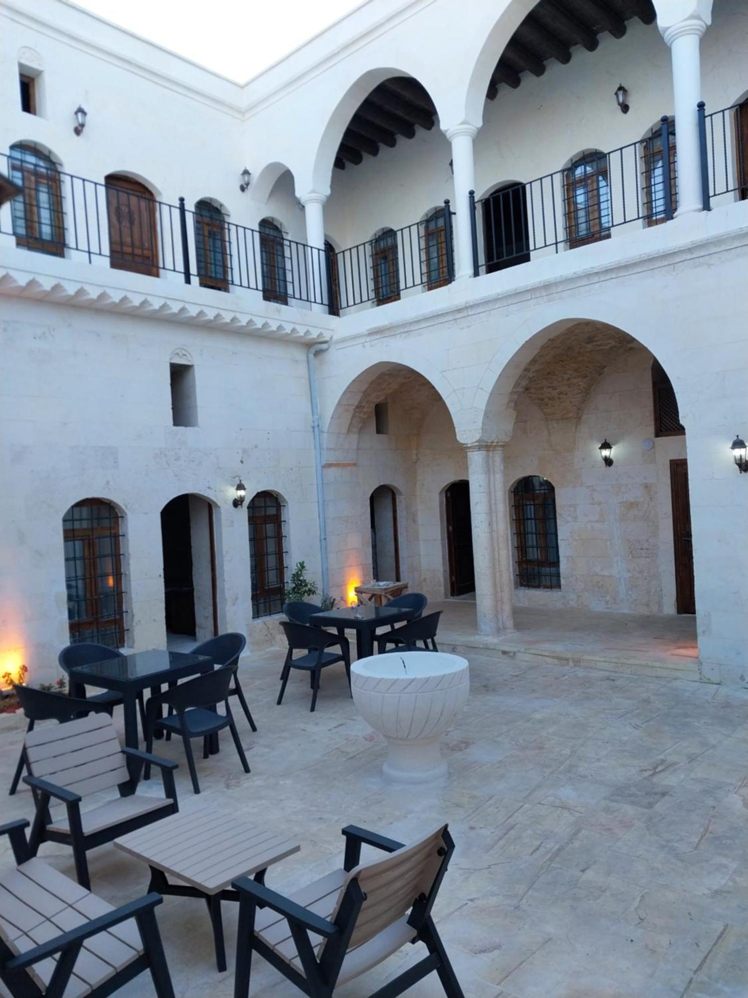 Orpheus Otel-Konak سانليورفا المظهر الخارجي الصورة