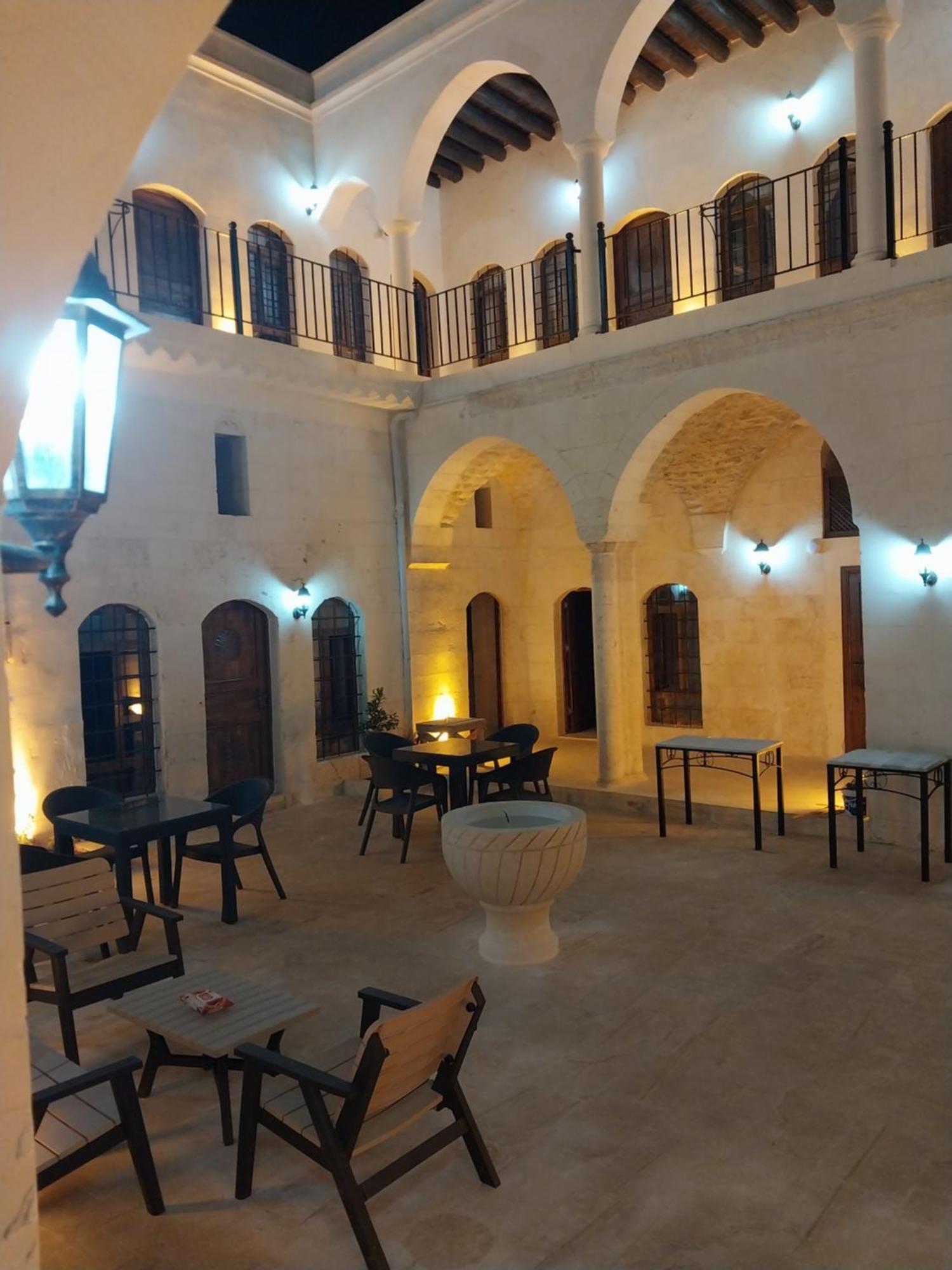 Orpheus Otel-Konak سانليورفا المظهر الخارجي الصورة